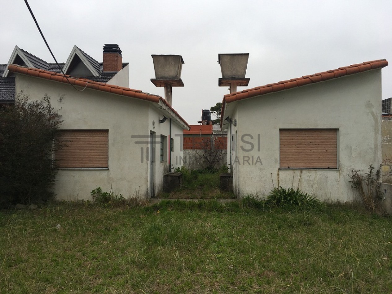 2 Chalets de 2 ambientes - Calle 28 e/5 y 6 - V44