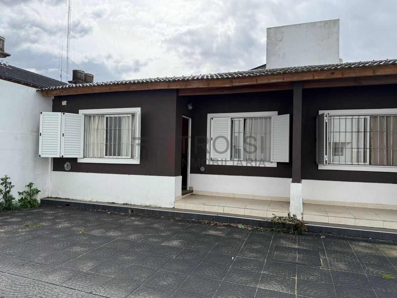 643 - Chalet de 3 ambientes - Calle 64 e/1 y 2