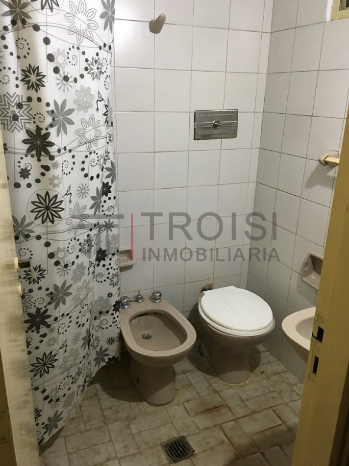 Monoambiente + Chalet 3 ambientes - Calle 30 e/ 5 y 6 - V37