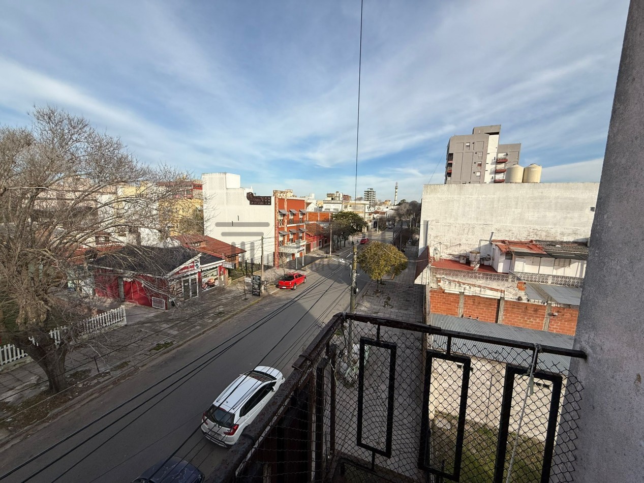 V8 - Depto. 2 ambientes - Calle 4 e/ 34 y 35