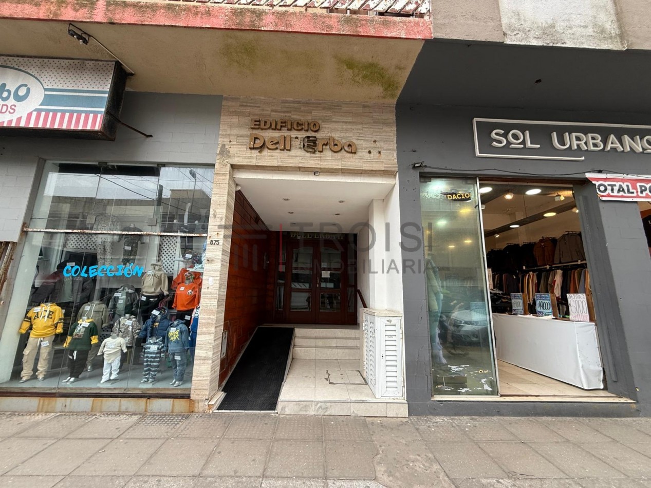 V85 - Depto. 2 ambientes - Calle 2 e/35 y 36