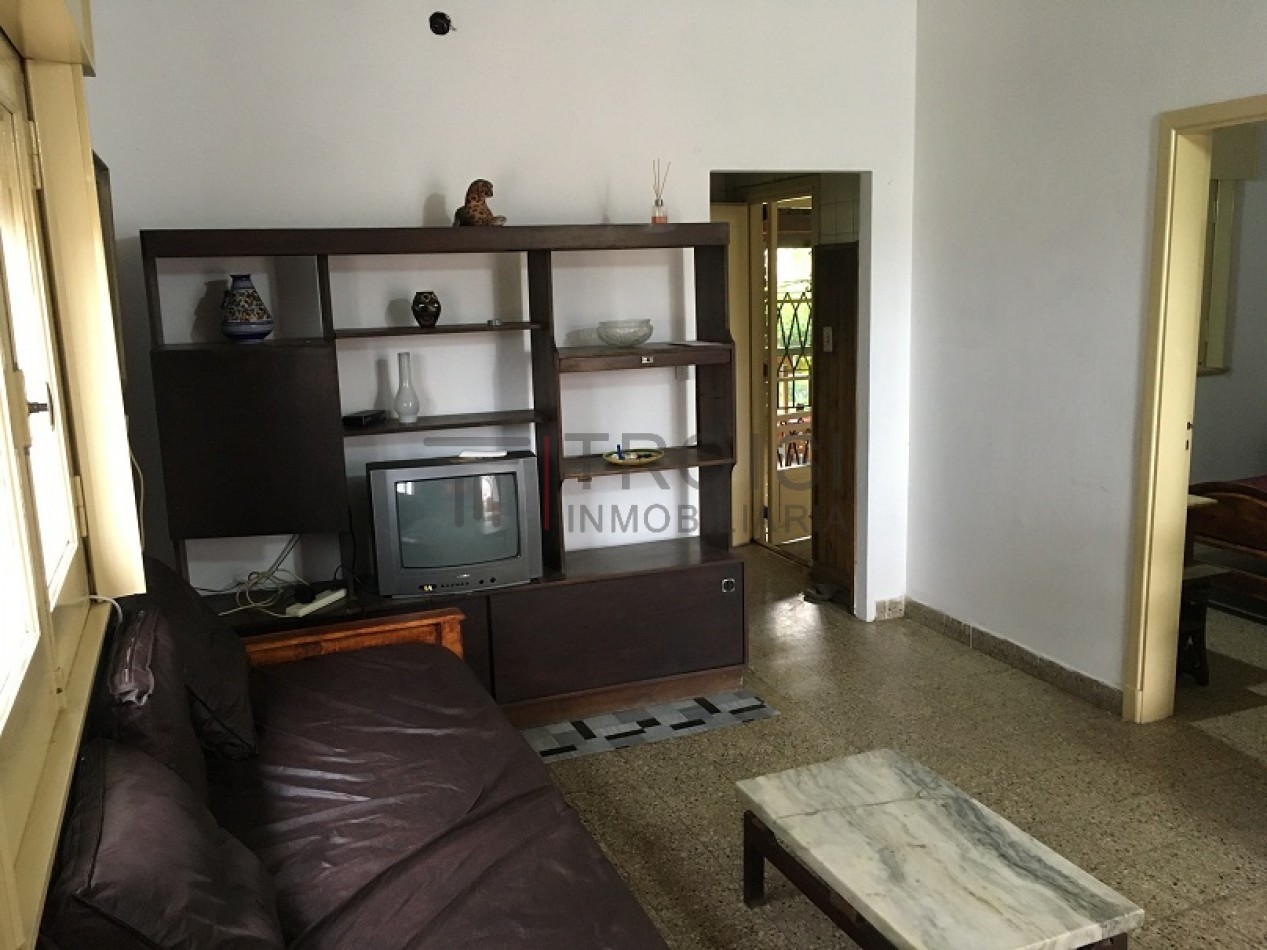 Chalet 3 ambientes + Monoambiente -  Calle 30 e/ 5 y 6 - V37