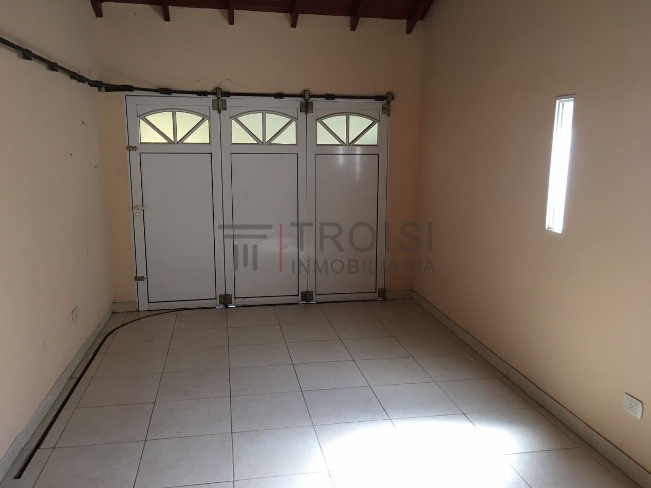 Duplex 4 ambientes - Calle Mendoza, Barrio Santa Teresita sobre el Monte - Mendoza 