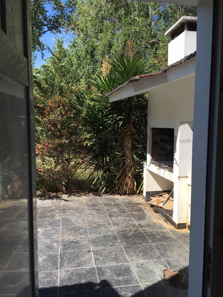 Duplex 4 ambientes - Calle Mendoza, Barrio Santa Teresita sobre el Monte - Mendoza 