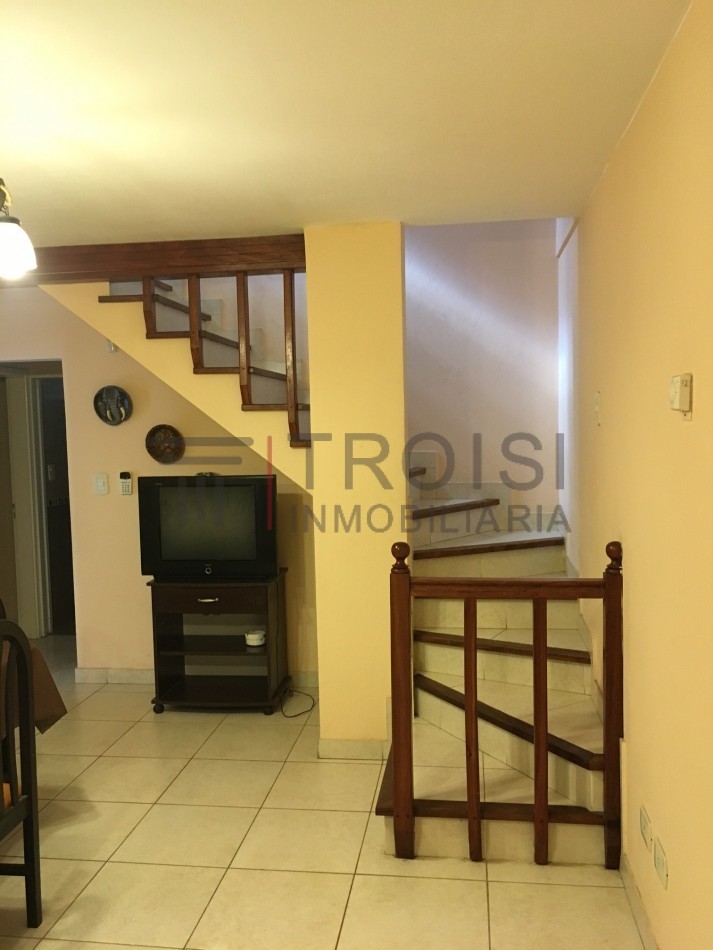 Duplex 4 ambientes - Calle Mendoza, Barrio Santa Teresita sobre el Monte - Mendoza 