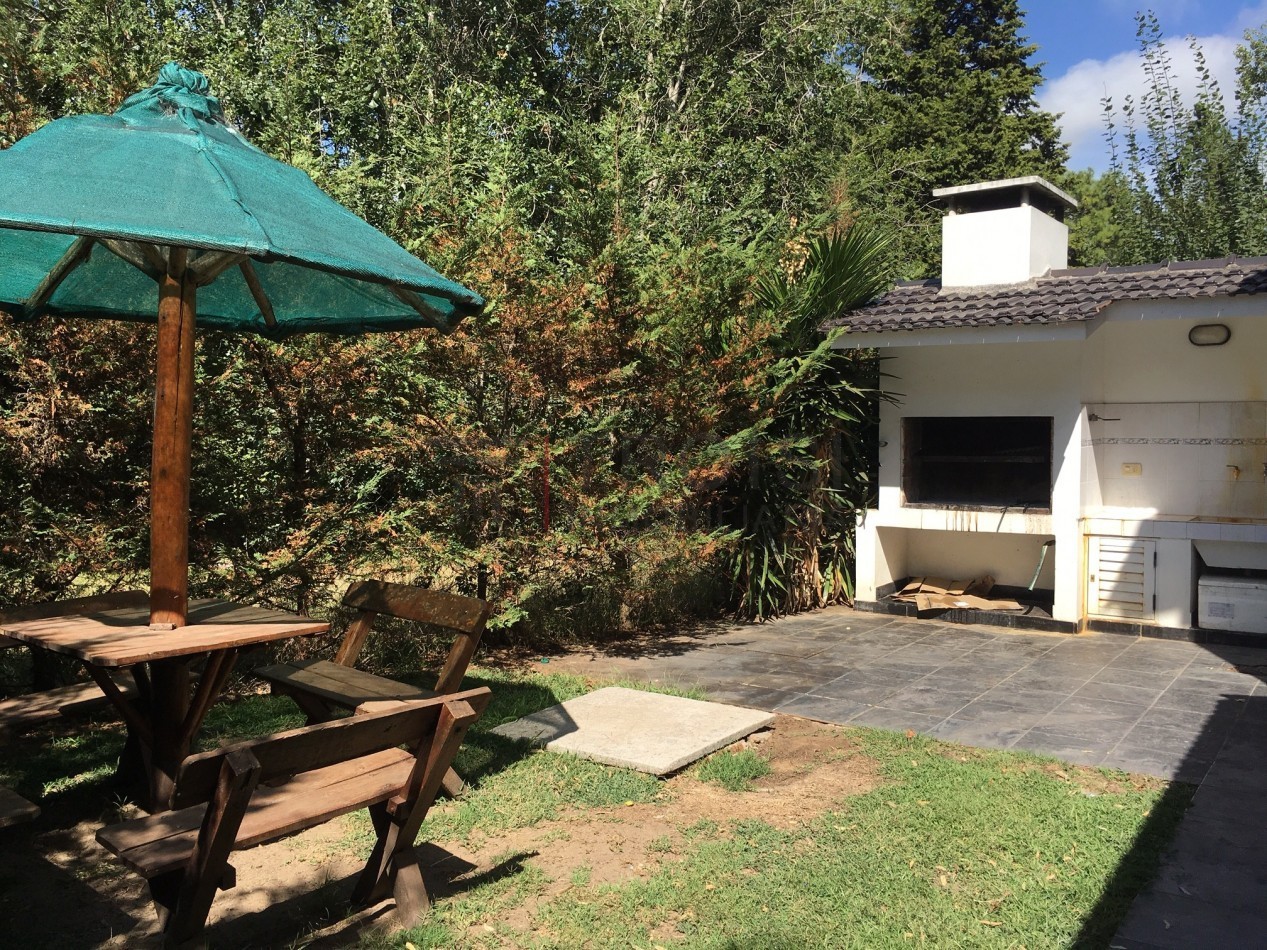 Duplex 4 ambientes - Calle Mendoza, Barrio Santa Teresita sobre el Monte - Mendoza 