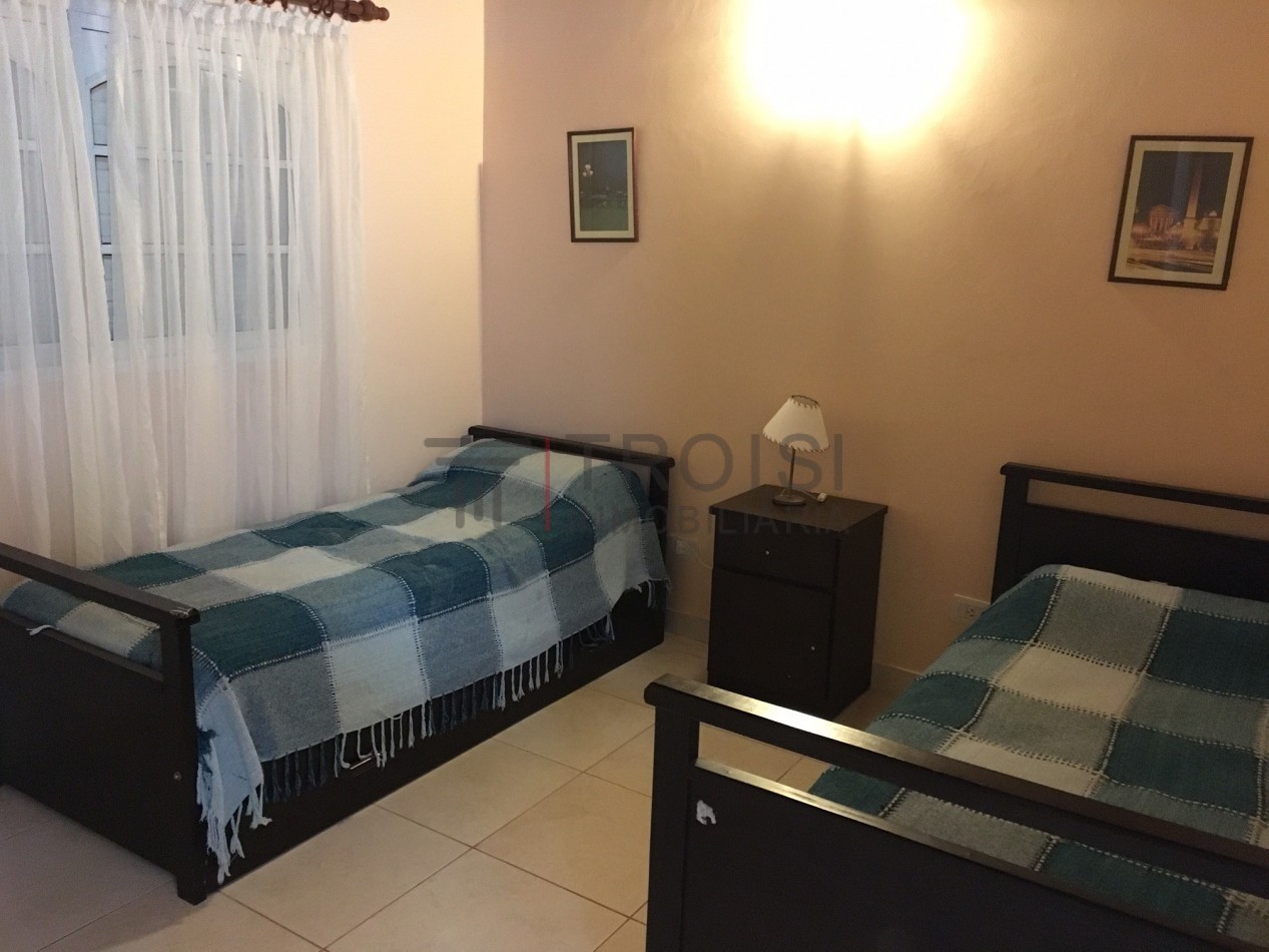 Duplex 4 ambientes - Calle Mendoza, Barrio Santa Teresita sobre el Monte - Mendoza 