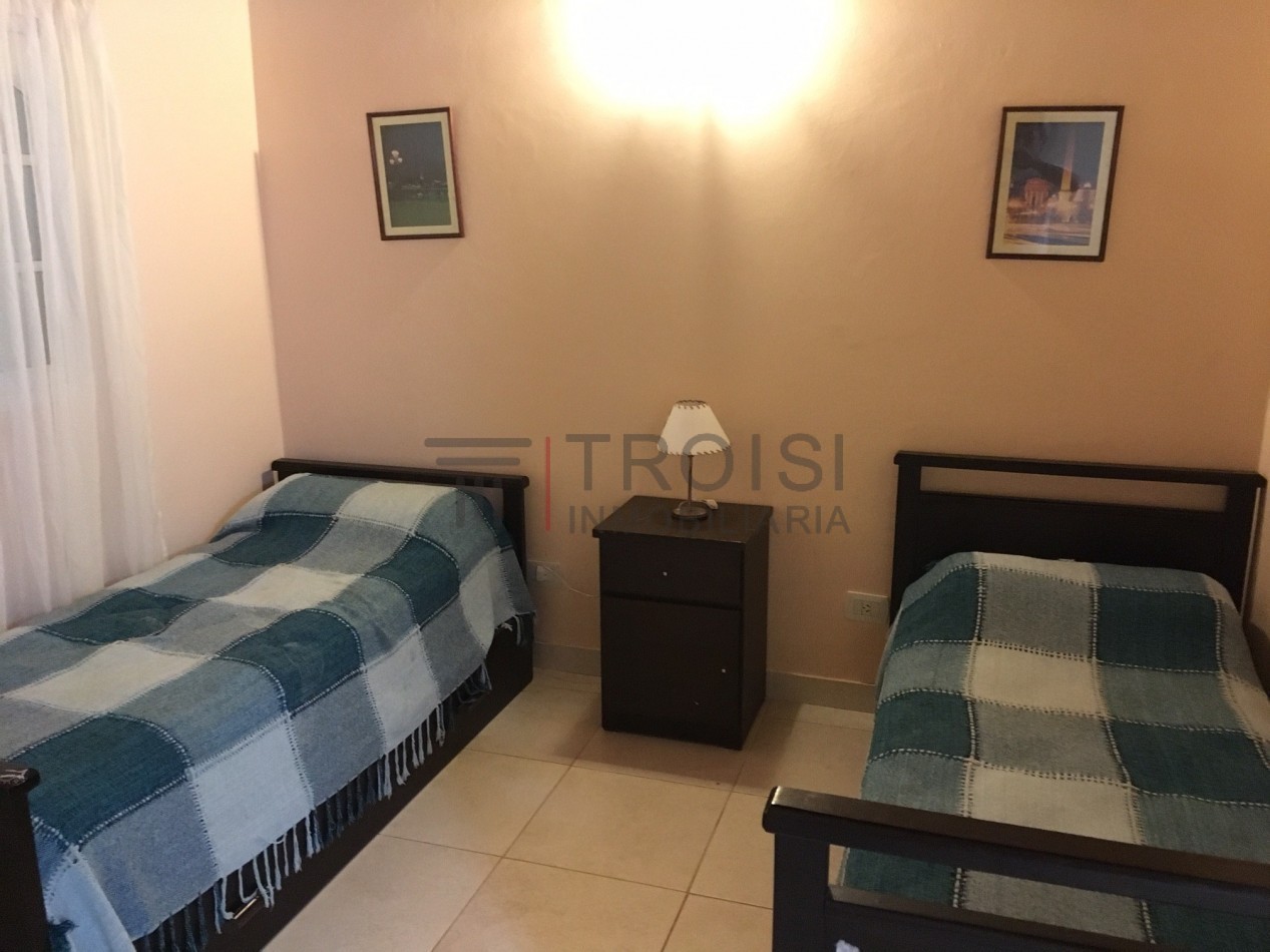 Duplex 4 ambientes - Calle Mendoza, Barrio Santa Teresita sobre el Monte - Mendoza 