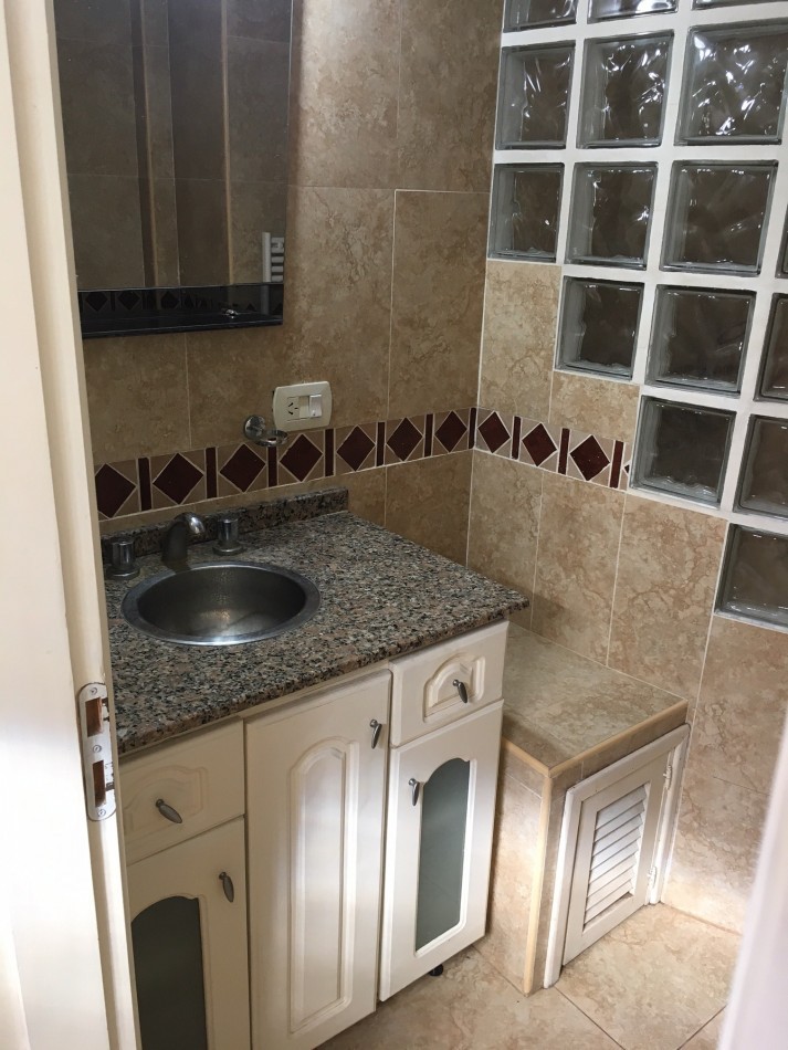 Duplex 4 ambientes - Calle Mendoza, Barrio Santa Teresita sobre el Monte - Mendoza 