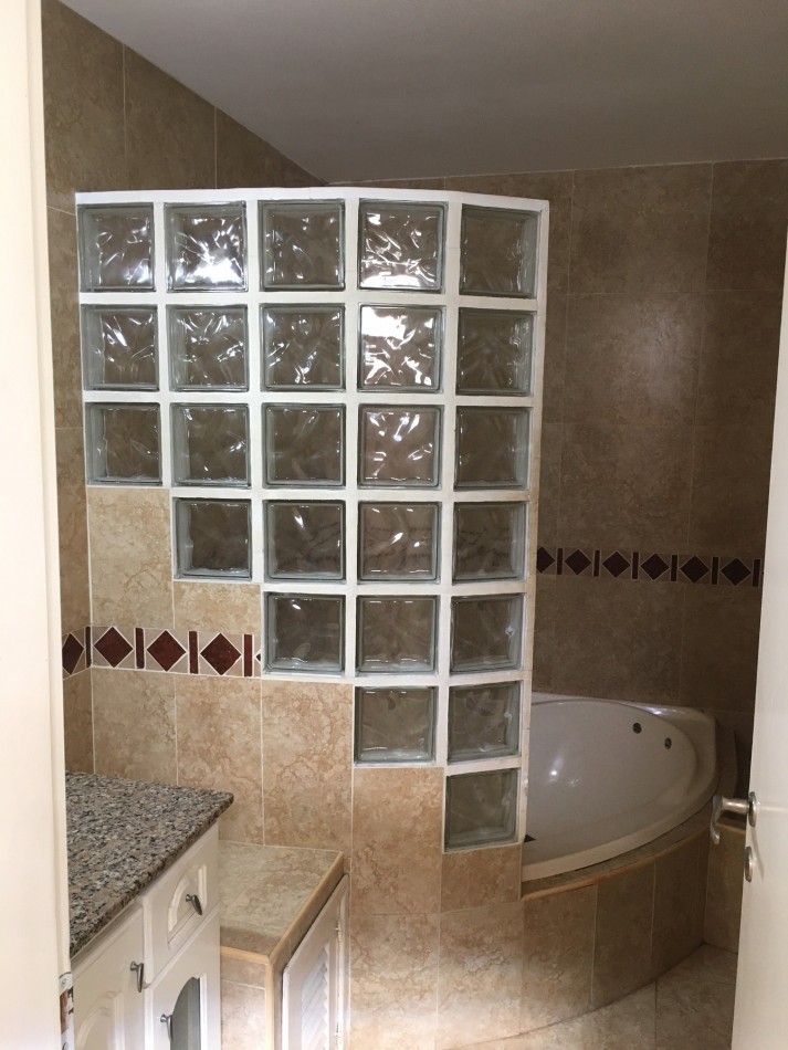 Duplex 4 ambientes - Calle Mendoza, Barrio Santa Teresita sobre el Monte - Mendoza 