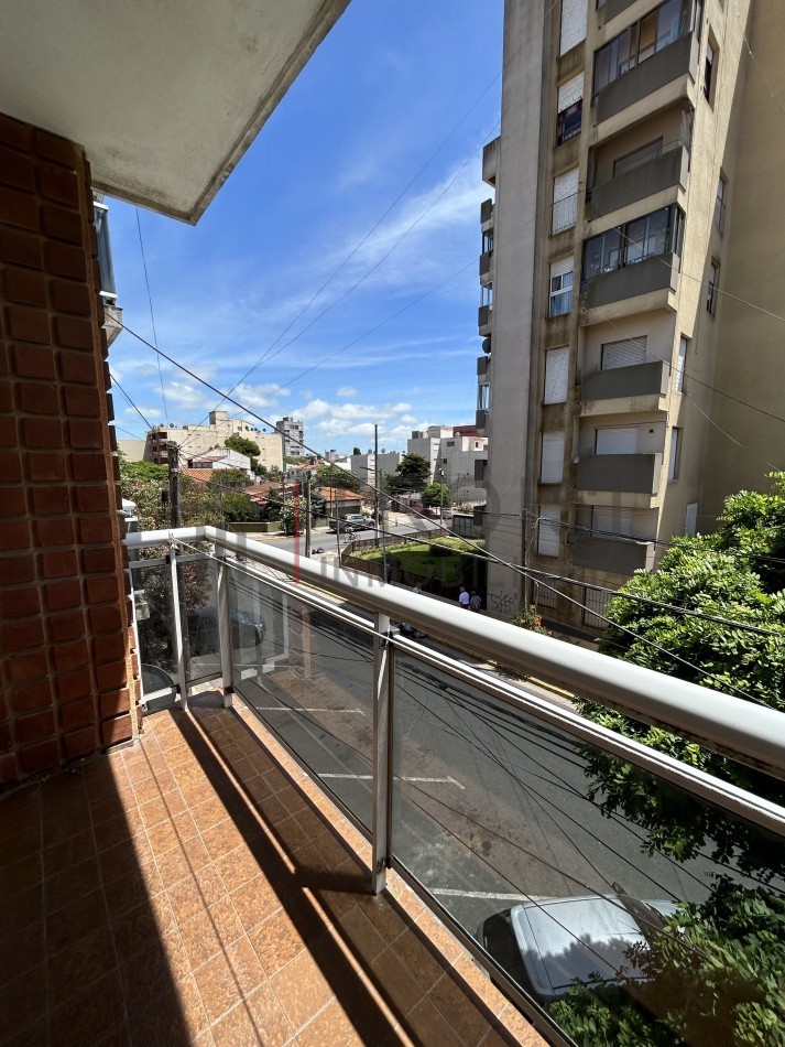 362 - Depto. 3 ambientes a 100 mts del mar - Calle 36 e/2 y 3 