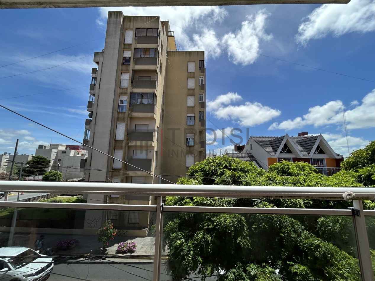 362 - Depto. 3 ambientes a 100 mts del mar - Calle 36 e/2 y 3 