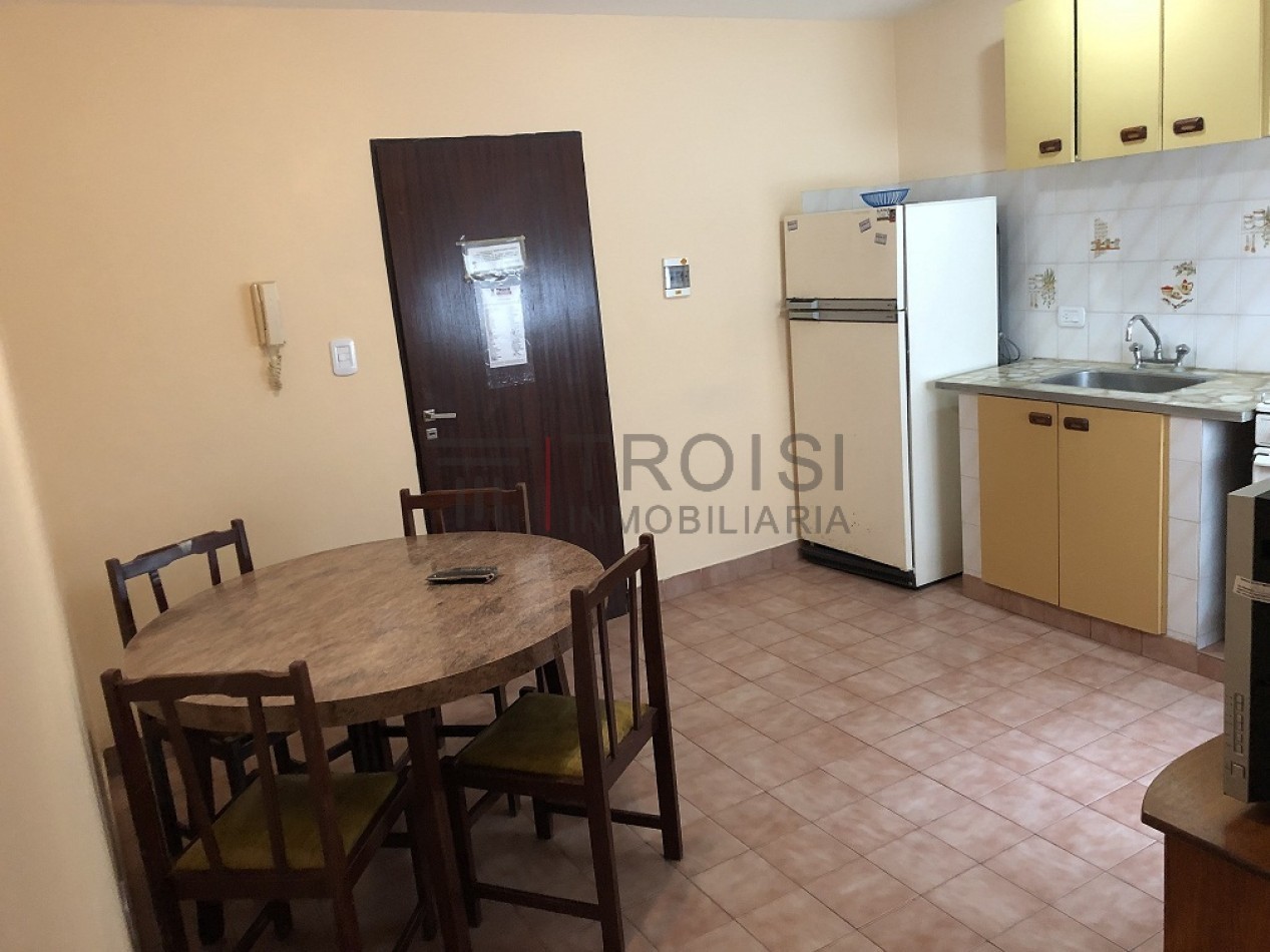 4110 - Depto. 2 Amb - Av. 41 e/6 y 7 