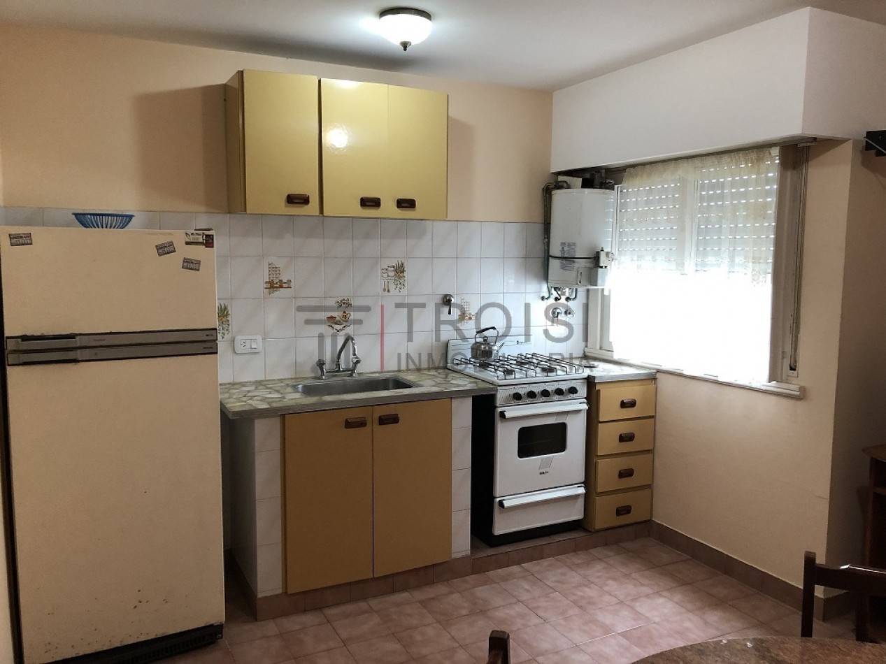 4110 - Depto. 2 Amb - Av. 41 e/6 y 7 