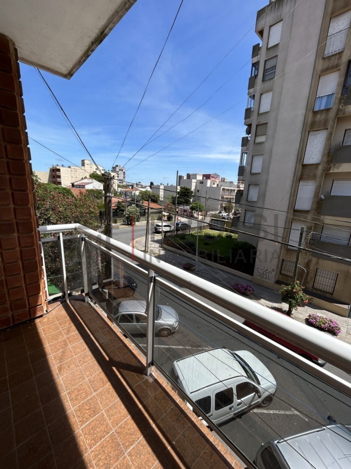 361 - Depto. 2 ambientes a 100 mts del mar - Calle 36 e/2 y 3
