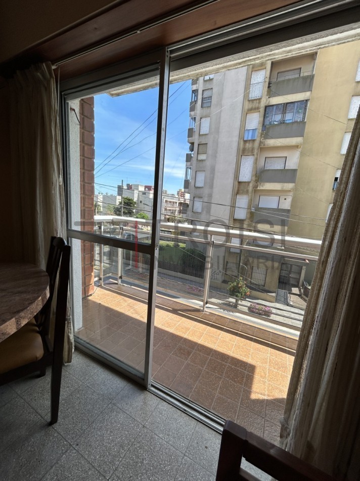361 - Depto. 2 ambientes a 100 mts del mar - Calle 36 e/2 y 3