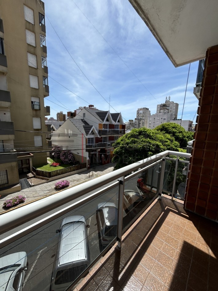 361 - Depto. 2 ambientes a 100 mts del mar - Calle 36 e/2 y 3