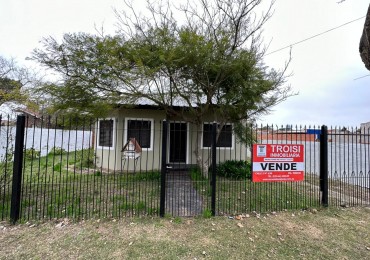 Chalet 4 ambientes - Calle 5 e/ 47 y 48 - V36