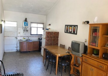 Chalet 3 ambientes - Calle 35 N°736 e/ 7 y 8 - V42