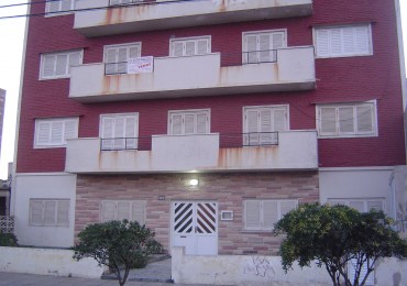 Depto. 2 ambientes - Av. Costanera N°651 e/33 y 34 - V55
