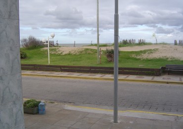 Depto. 2 ambientes - Av. Costanera e/27 y 28 - V41