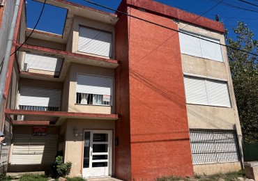 Depto. 2 ambientes - Calle 35 e/2 y 3 - V12