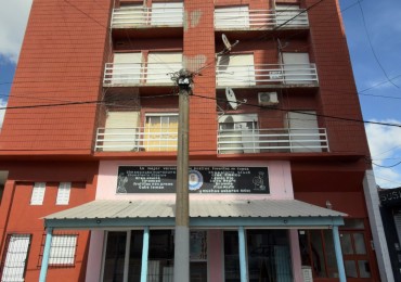 V20 - Departamento 2 Ambientes con Cochera - Calle N°150
