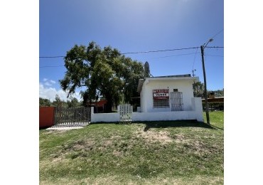 Casa 2 ambientes - Calle 48 N°1119 e/11 y 12 - V75