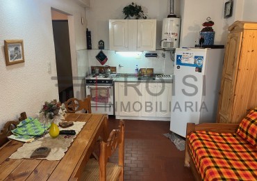 Depto. 2 ambientes - Calle 33 e/2 y 3 - V52