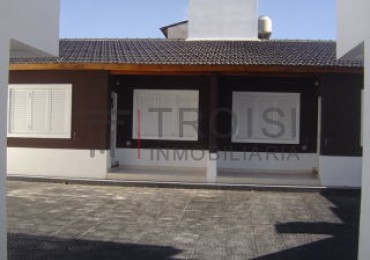 Chalet de 3 ambientes - Calle 64 e/1 y 2 - 644