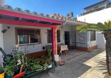 Chalet 4 ambientes - Calle 6 e/29 y 30 - V24
