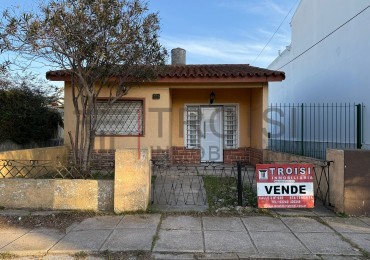 V42 - Chalet 3 ambientes - Calle 35 e/ 7 y 8