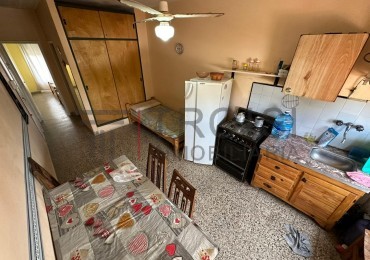 Depto. 2 ambientes - Calle 4 e/34 y 35 - V8