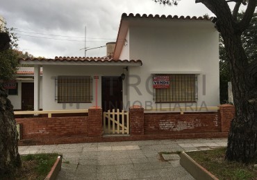 Monoambiente + Chalet 3 ambientes - Calle 30 e/ 5 y 6 - V37